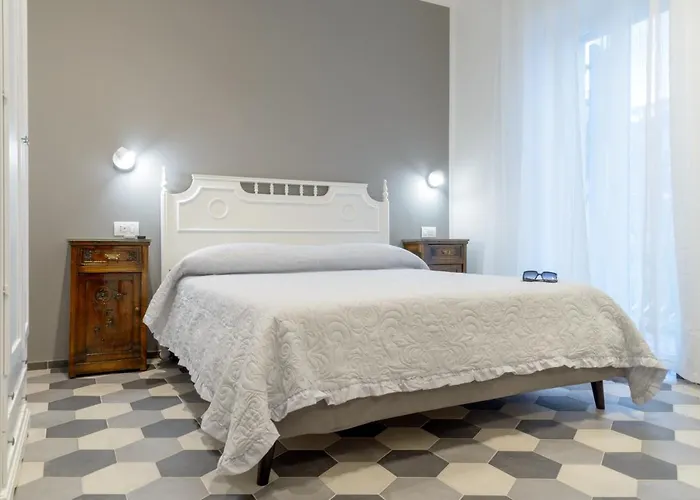 Pavian Πανσιόν 3*