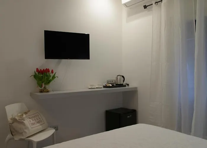 Pavian Πανσιόν Λεβάντο