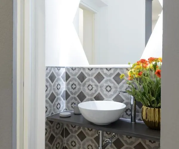 Pavian Πανσιόν 3*